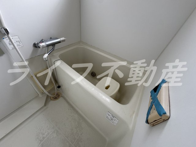 雁屋北戸建の浴室