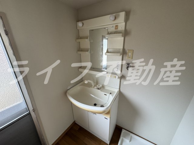 雁屋北戸建の独立洗面台