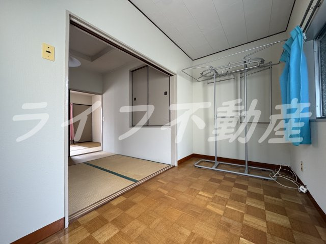 雁屋北戸建の洋室