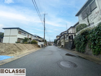 【前面道路含む現地写真】 | 宇治市琵琶台3丁目　売土地　建築条件無し