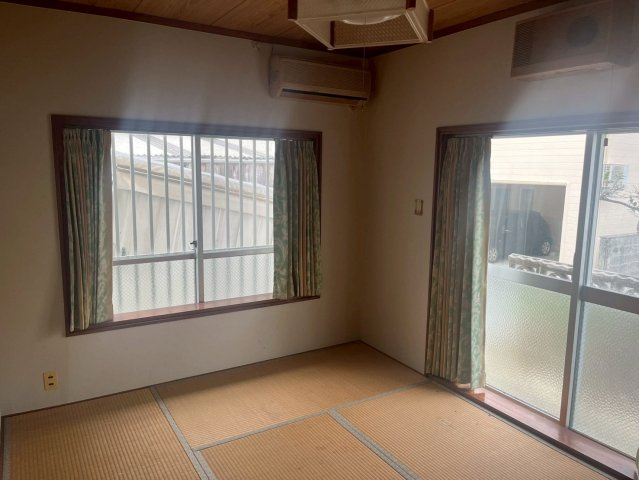 座喜味売家の和室