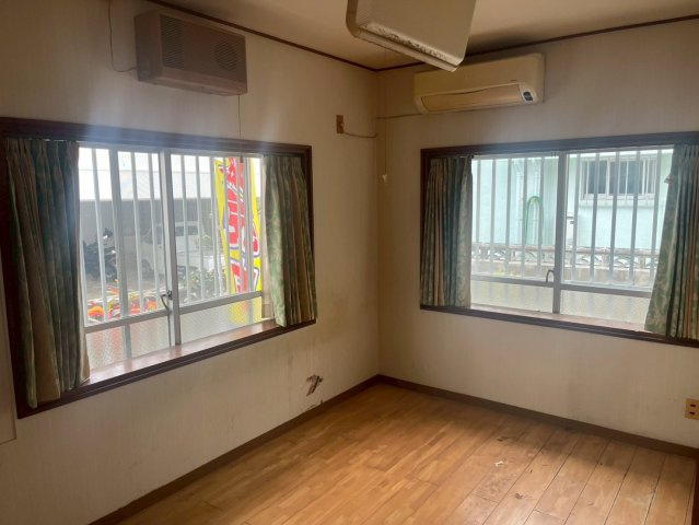 座喜味売家の洋室