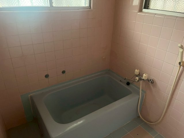 座喜味売家の浴室