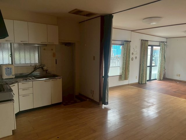 座喜味売家の居間・リビング