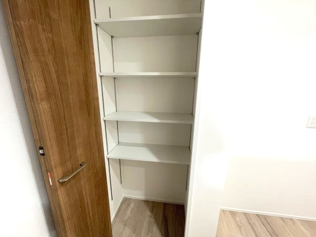 佐伯区三筋二丁目　№35480の収納|パントリー