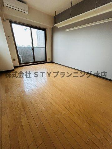 仲介手数料０円！本郷ビルISAの居間・リビング