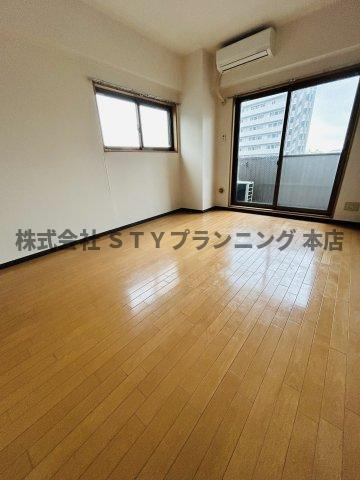 仲介手数料０円！本郷ビルISAの居間・リビング