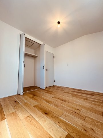 湘南Surfer's Houseの洋室|2部屋しっかり確保で、兄弟姉妹でも安心。将来のプライバシーにも配慮◎