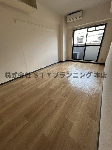 仲介手数料０円！レイール赤池の居間・リビング