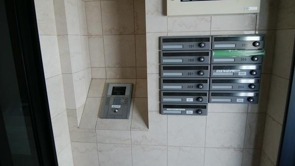 アビタパークサイド昭和中央のエントランス