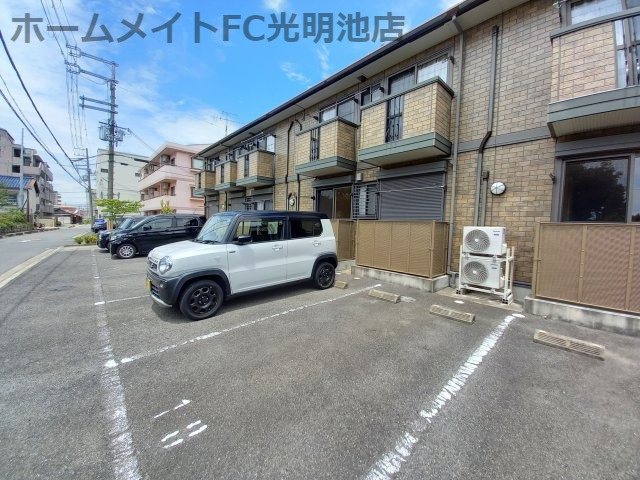 グランパルク・コーズの駐車場