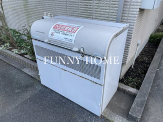 【その他共用部分】 | ゴミ出しに便利なストッカーもあります♪