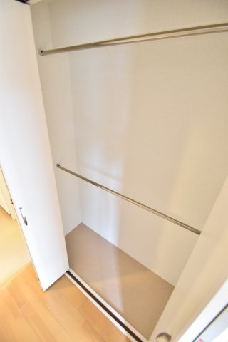 大阪市城東区成育２丁目の賃貸マンションの収納