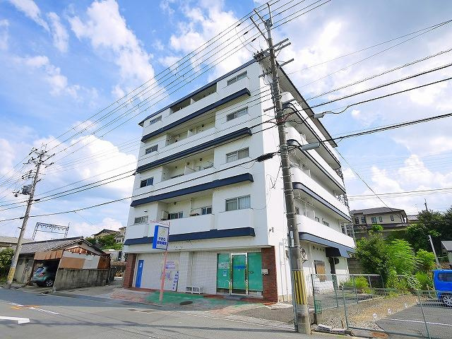 メゾン西大寺の外観|落ち着いた雰囲気の外観です