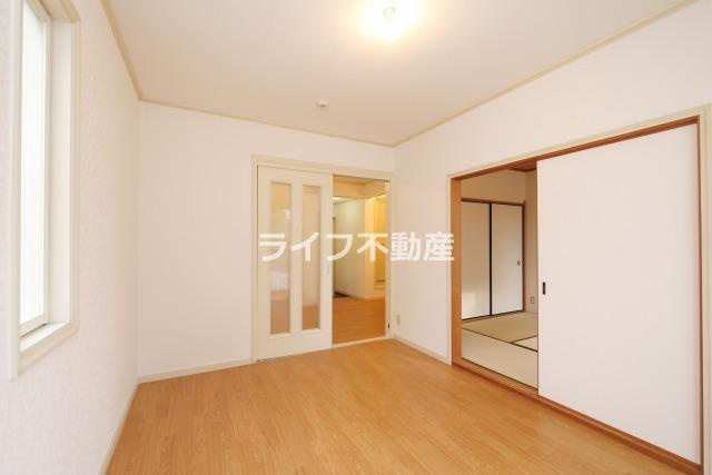 マノアール石切A棟の居間・リビング