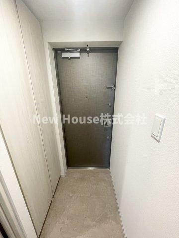 ルミーク本町イーストの玄関