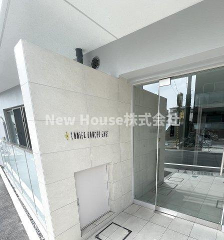 ルミーク本町イーストのエントランス