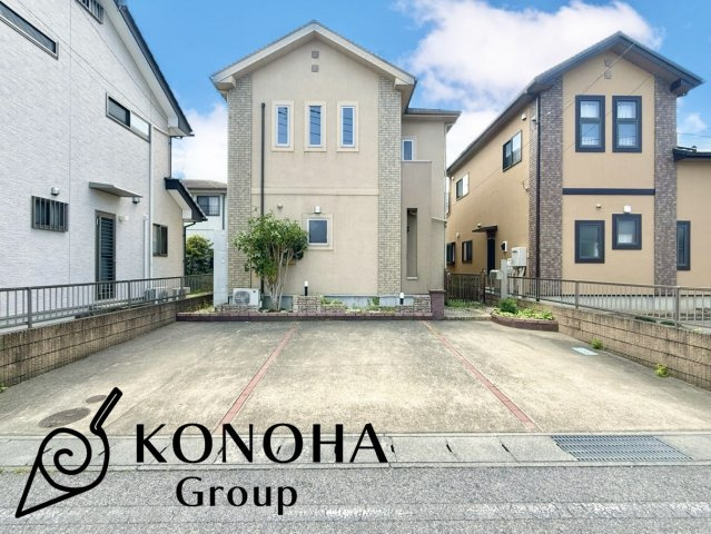 【中古戸建】伊勢崎市茂呂南町の前面道路含む現地写真|■外観