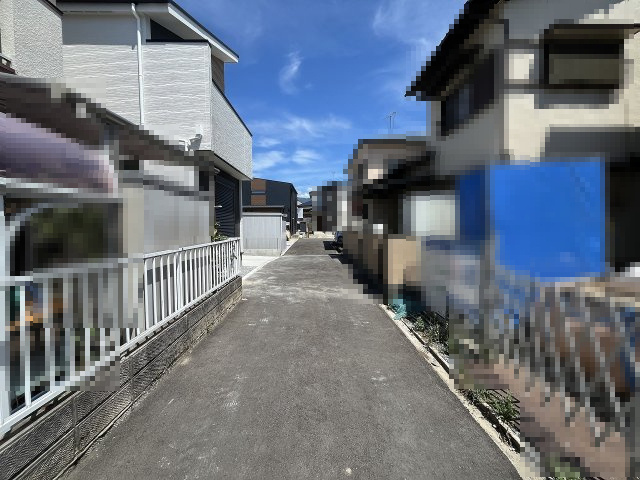 【その他】 | 糟屋郡志免町東公園台2丁目3期　1号棟（全1棟）【仲介手数料無料・0円】 | 現地写真。前面道路です。