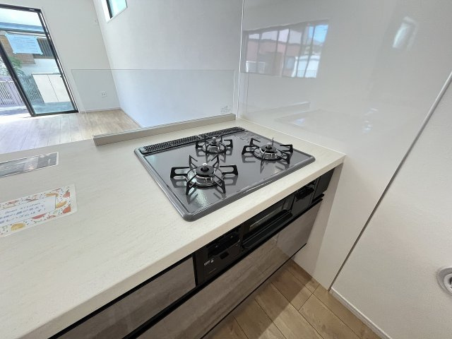 【キッチン】 | 糟屋郡志免町東公園台2丁目3期　1号棟（全1棟）【仲介手数料無料・0円】 | 現地写真。