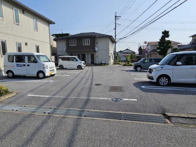 プランドールFの駐車場|平面式のとめやすい駐車場です