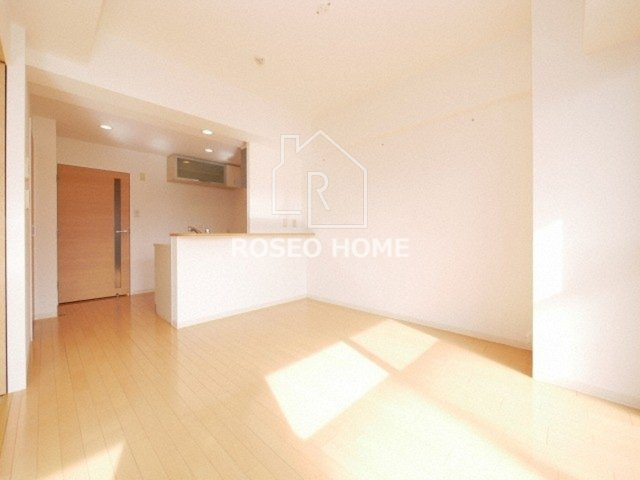 レシェンテ西梅田の居間・リビング