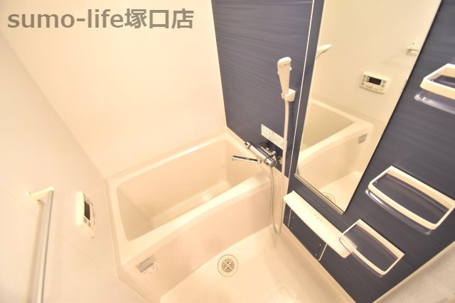 クラシェス尼崎の浴室