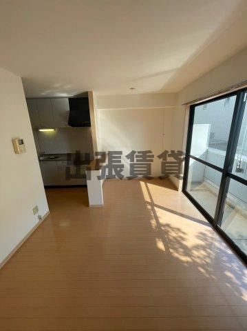 仲介手数料0円！！プレシャス植田の居間・リビング