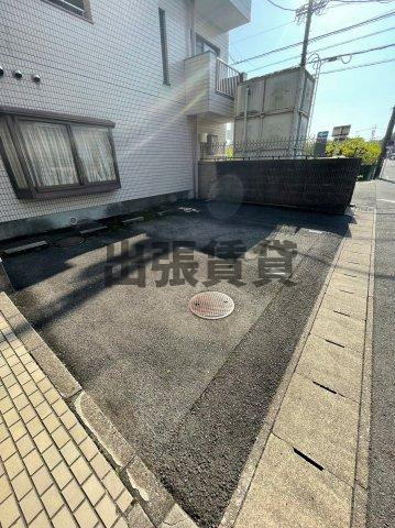 仲介手数料0円！！プレシャス植田の駐車場