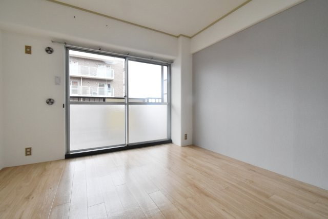 フェルザ西宮の洋室|6帖