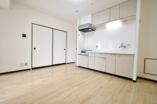 フェルザ西宮の居間・リビング