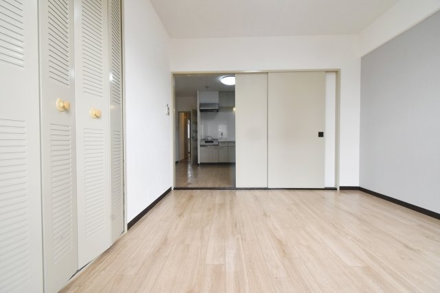 フェルザ西宮の居間・リビング