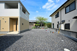 【駐車場】 | 並列３台駐車可能なゆとりのカースペース！