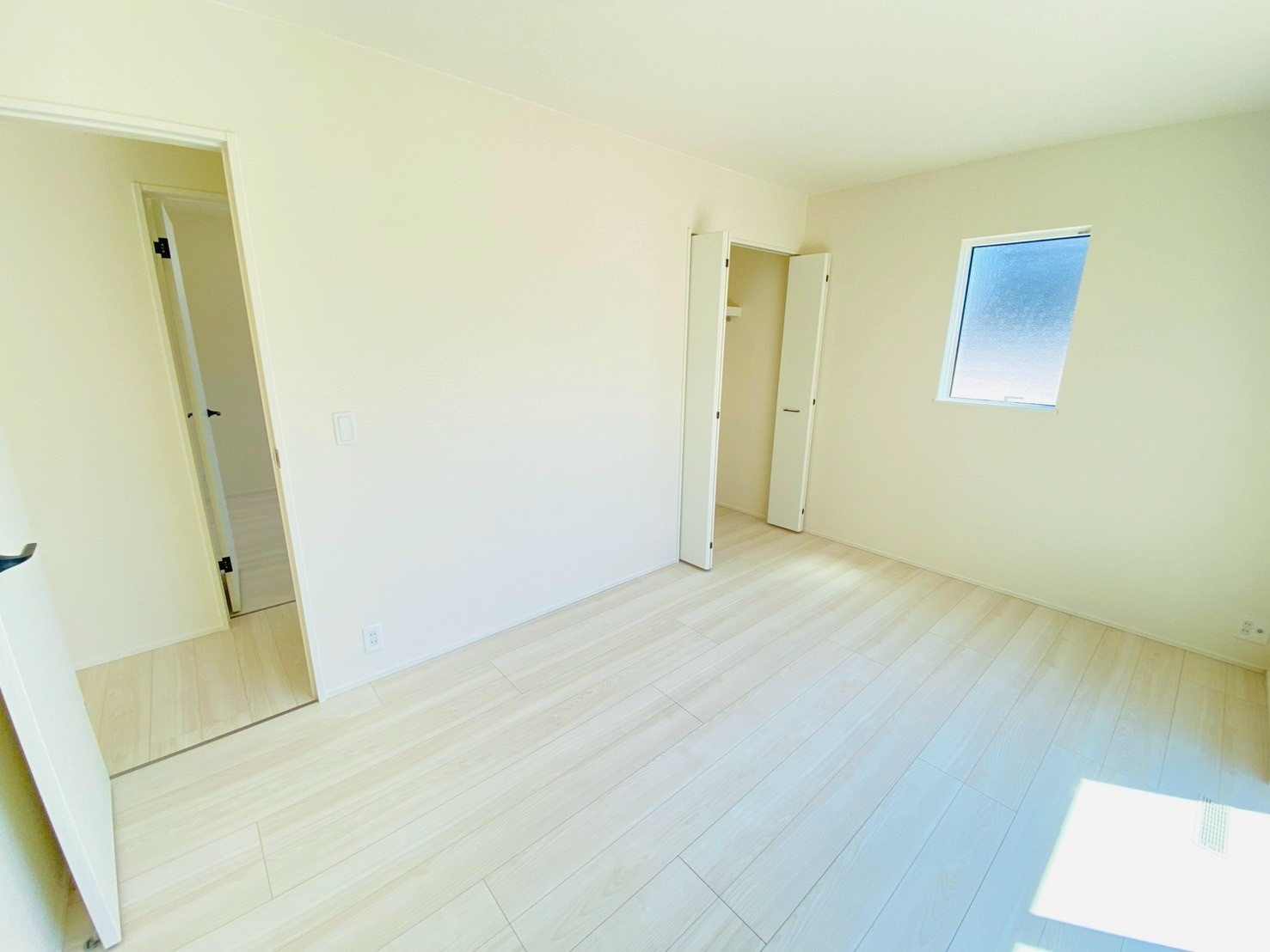 リナージュ／大津町大津第1期／２号棟の洋室|洋室3部屋・和室1室です！各部屋収納ついてます☆