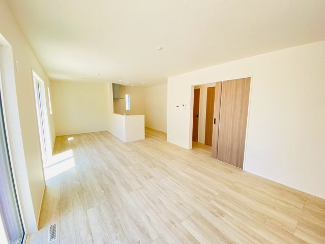 リナージュ／大津町大津24－1期／1号棟の居間・リビング|20帖リビングスペース♪家族とコミニュ―ケーションはこちら★