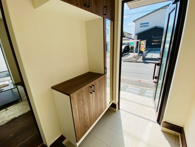 リナージュ／東区水源第1期／1号棟の玄関