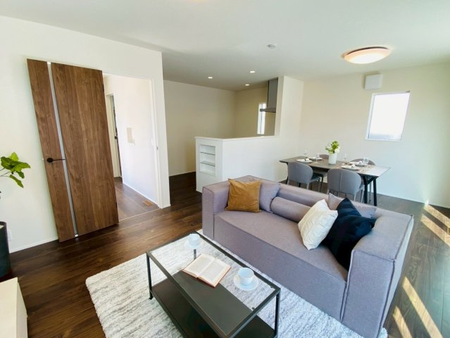 リナージュ／東区水源第1期／1号棟の居間・リビング