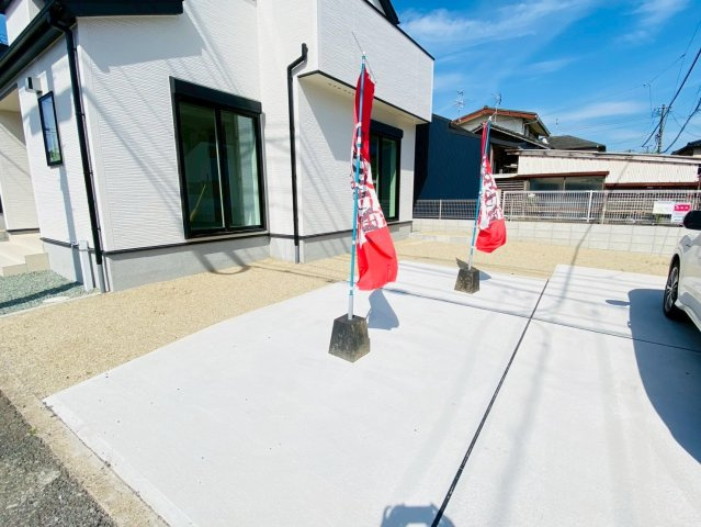 リナージュ/東区水源23-1期/2号棟の駐車場
