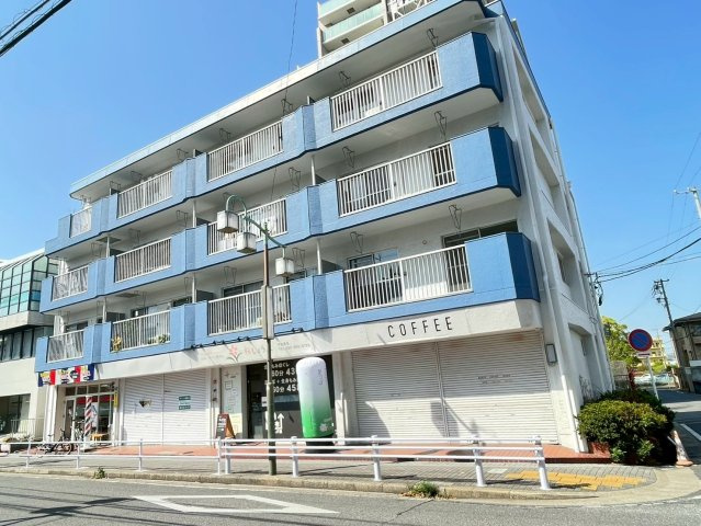 イーストヒル寺山の外観