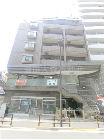 クオーレイナバの外観|1997年9月築　SRC鉄骨鉄筋コンクリート造地上9階地下1階建て総戸数24戸　東京都大田区蒲田4丁目　京浜急行本線京急蒲田駅近徒歩1分　JR京浜東北線蒲田駅徒歩10分の賃貸マンション
