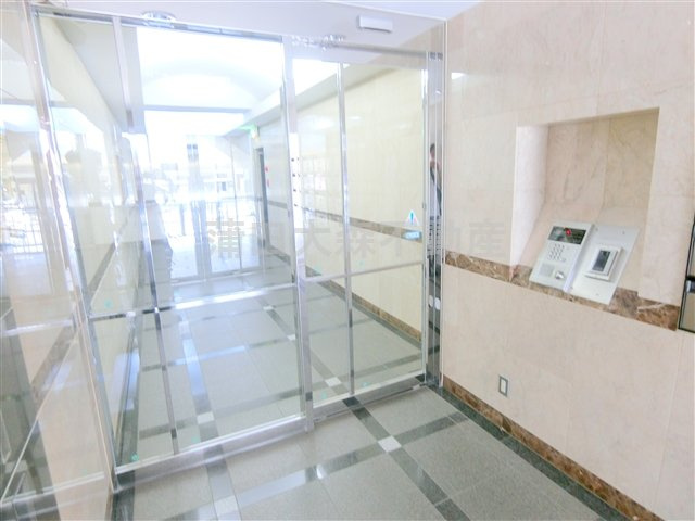 クオーレイナバのエントランス