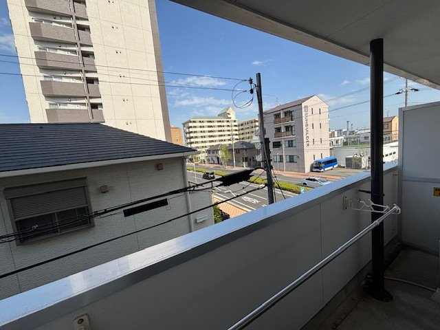 UTレジデンス六甲【弊社管理物件】の居間・リビング|使いやすい居間です