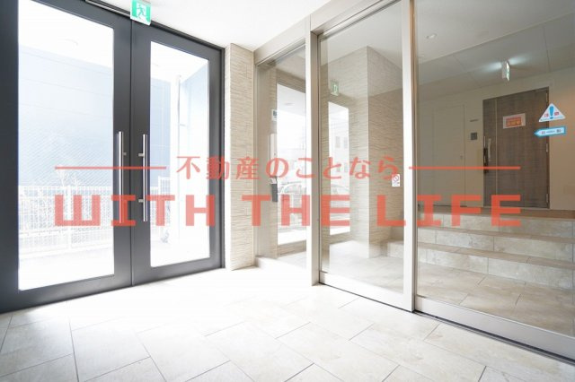 LIFEFIELD小郡Ⅱ【10.000円キャッシュバック対象物件】のロビー|落ち着いたロビーです