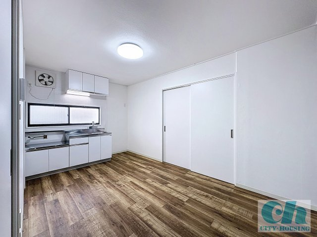 ハイピアコート 302号室のキッチン