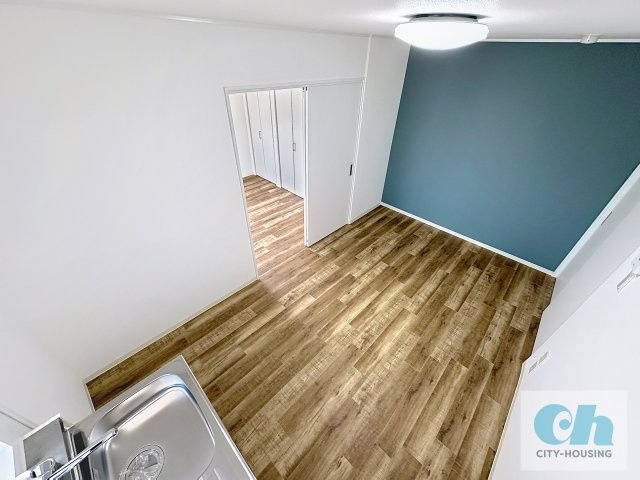 ハイピアコート 302号室の居間・リビング