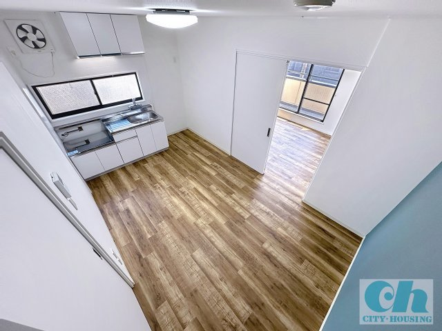 ハイピアコート 302号室の居間・リビング