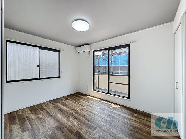 ハイピアコート 302号室の洋室