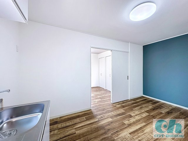 ハイピアコート 302号室の居間・リビング