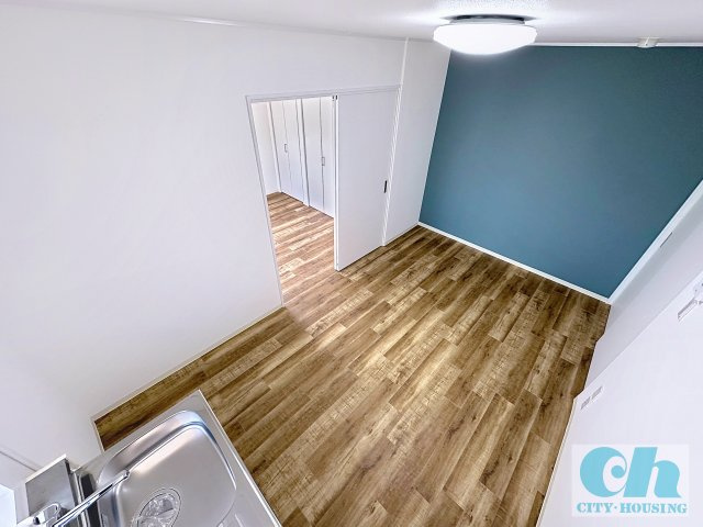 ハイピアコート 302号室の居間・リビング