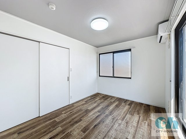 ハイピアコート 302号室の洋室